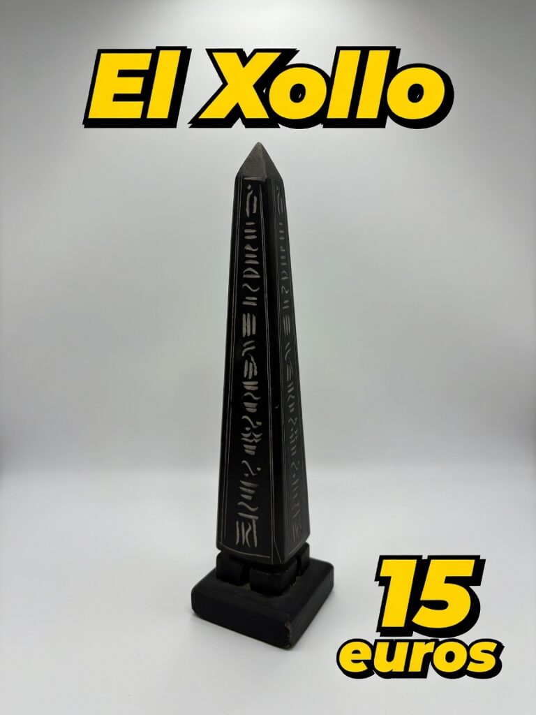 Estatua decorativa obelisco egipcio
